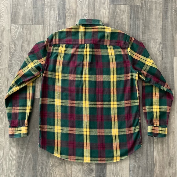 LL Bean Scotch Plaid Flannel Shirt
228061
Green Yellow Dark Red Black
Medium - Picture 6 of 6